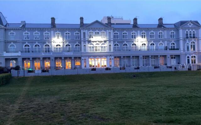 Royal Grosvenor Hotel