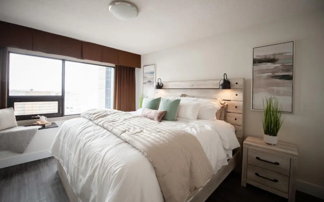 Luxury Downtown One Bedroom Suite