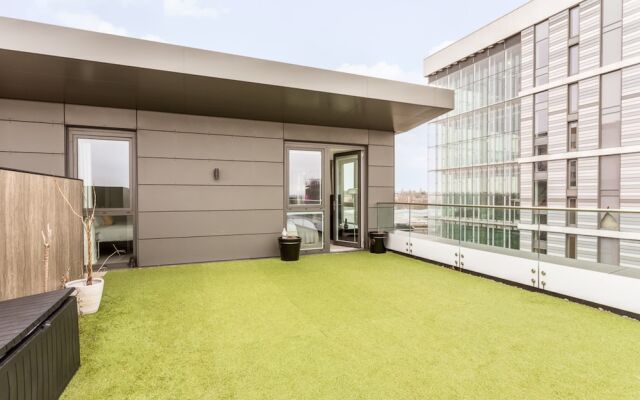 Stunning Brentford Penthouse