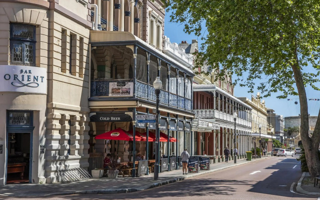 The Allegra - 180 degree ocean and city views