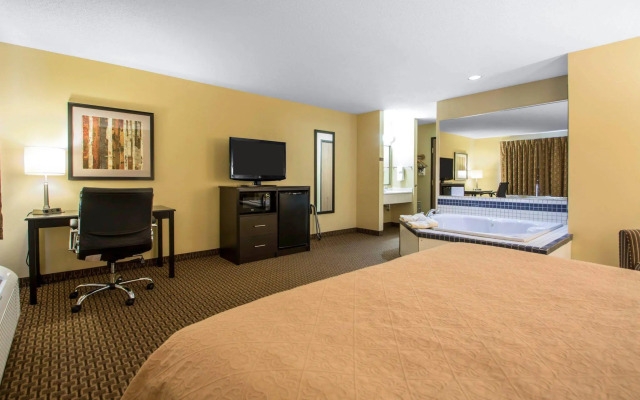 Quality Inn & Suites Sun Prairie Madison East