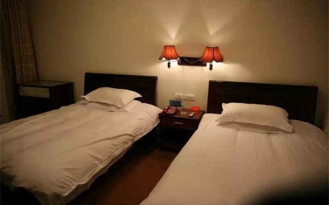 Zhongxiang Tianyue Business Hotel