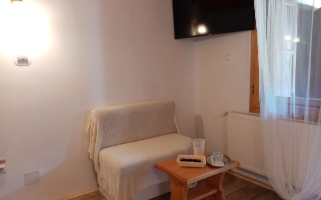 Pensiunea Poiana Cristian