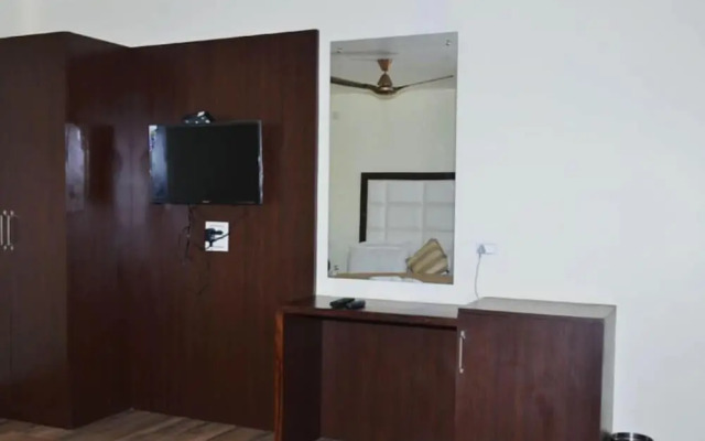 Hotel Blue Magnets