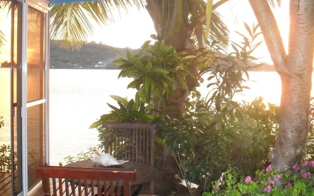 Bora Bora Bungalove