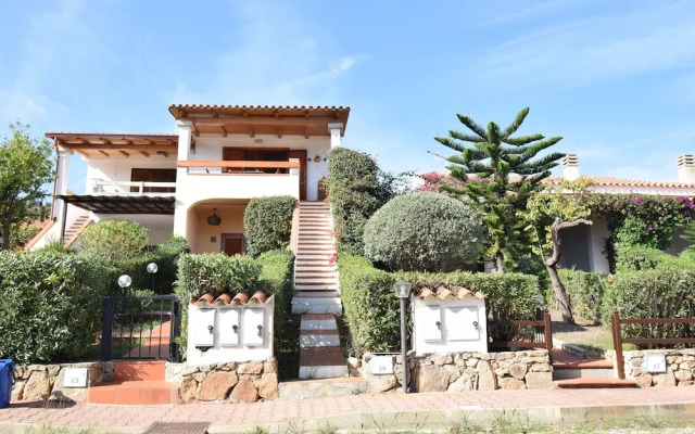 Casa Giardini With View In Budoni
