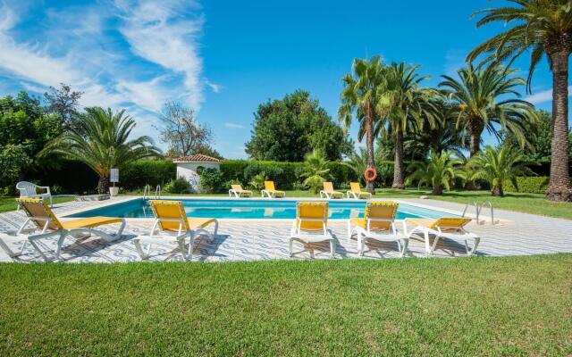 Spacious Holiday Home in Cambrils with Shared Swimming Pool