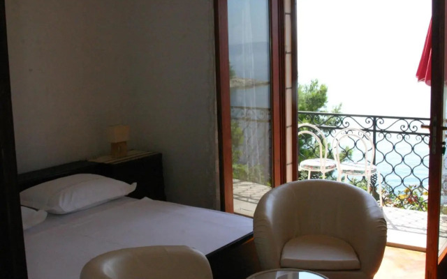 Double Room Puntinak 12255a