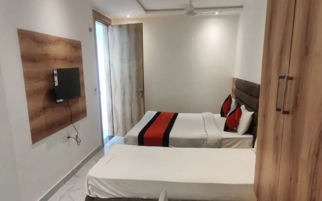 OYO 8743 Hotel Ravi Palace