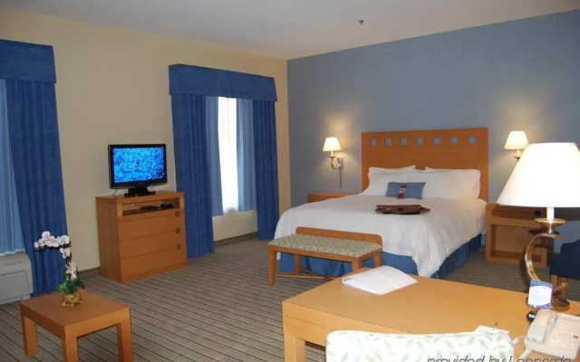 Hampton Inn And Suites Madera