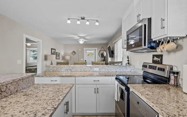 Mi Faro 2 Bedroom Duplex by RedAwning