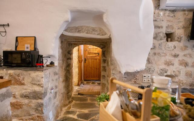 Dandy Villas Tower House Built in 17th Century Pool