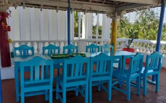 Holi-Wood Guesthouse