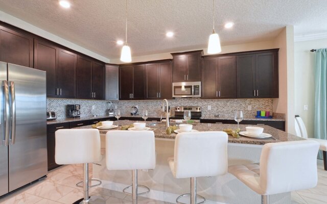 Storey Lake-6 Bedroom Pool Home- 1652ST