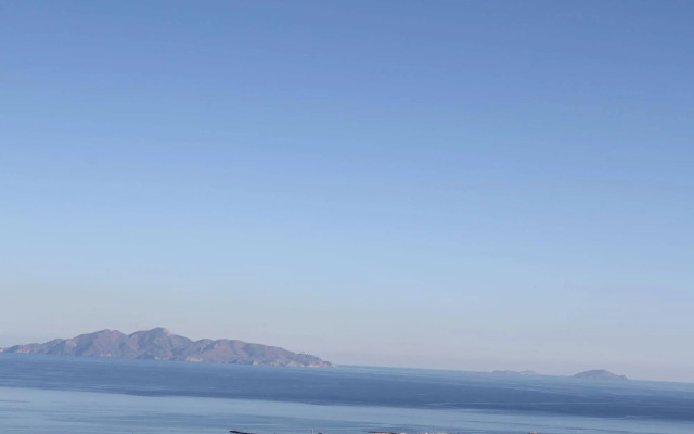 Hotel Thira