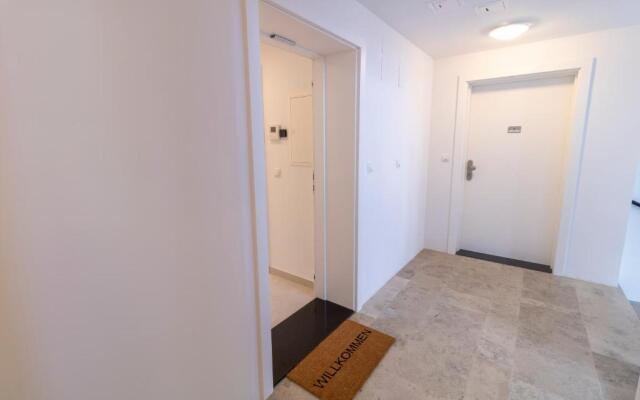 Boutique Sky City Apt. with BALCONY / TOP SPOT