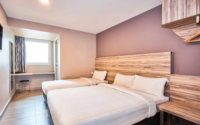 Ibis Budget Singapore Crystal