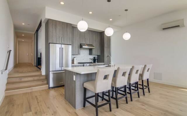 Spacious San Diego Loft wParking