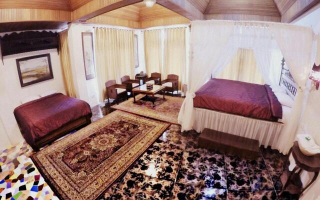 Amali Gallery Hotel
