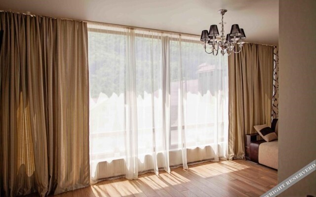 Dinastiya Hotel