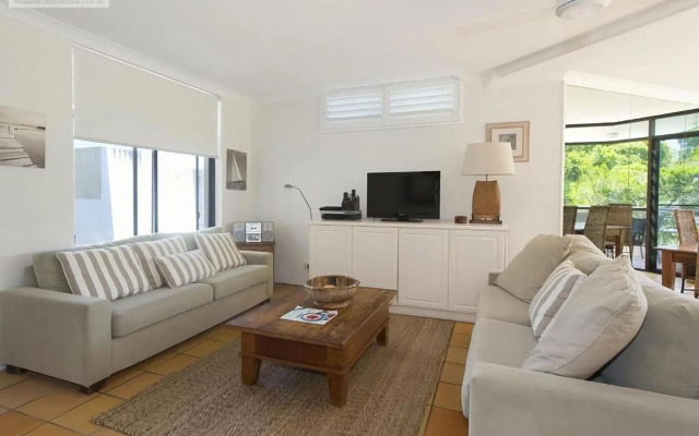 Panorama 200 Apartment 6 Upper Hastings Street 70