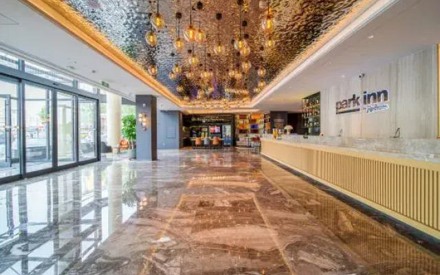 Park inn hotel Jilin People's Square Beishan Park