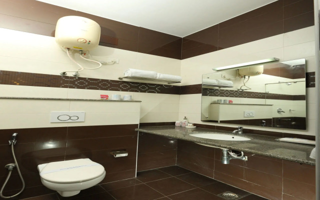 OYO 37 SilverKey Thuraipakkam