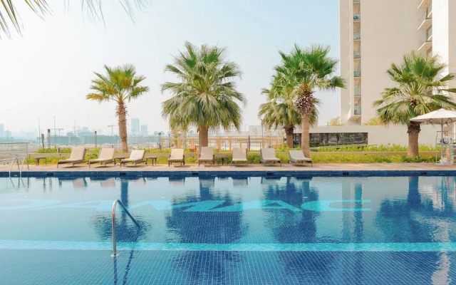 KeyRock Living - Premium Apt with Pool