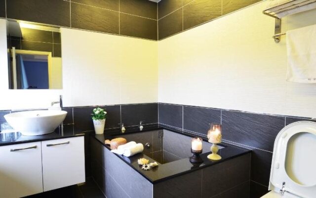 Yunju Hotspring Villa