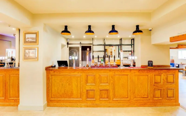 OYO The Gissons Hotel