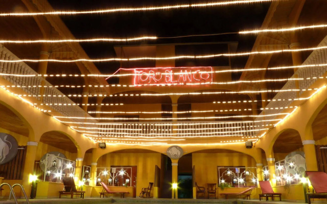 Toro Blanco Resort