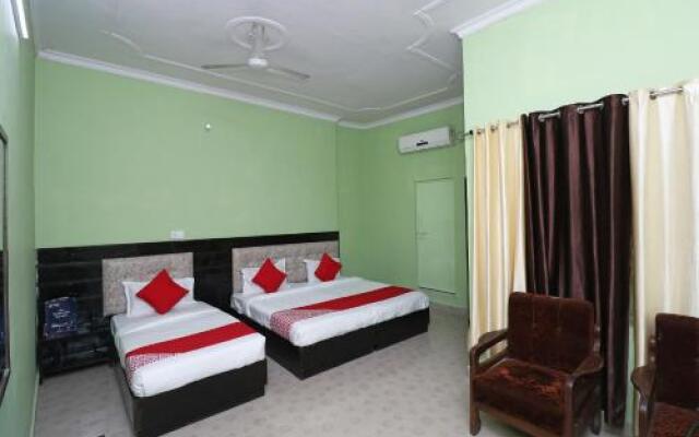 OYO Flagship 23686 UR Guest House