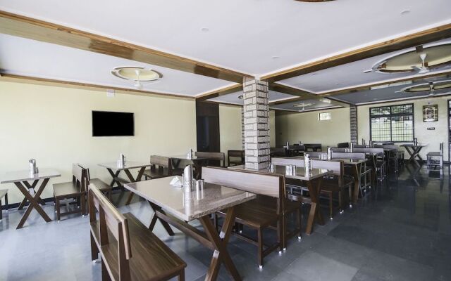OYO 25084 Hotel Jai Hind