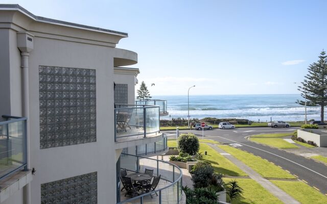 The Reef Beachfront Apartments