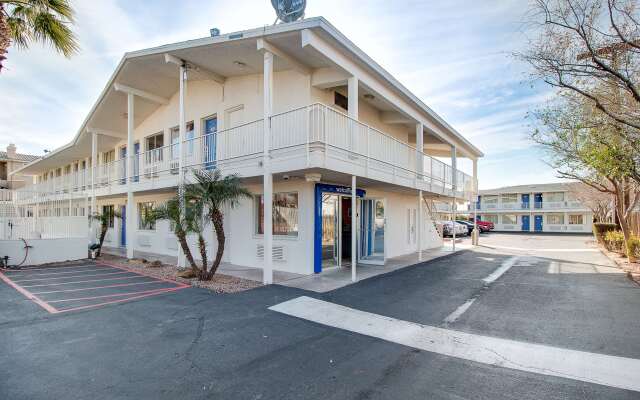 Motel 6 Phoenix East