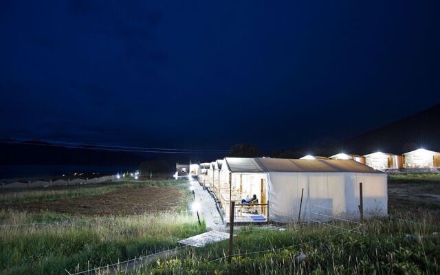 Pangong Retreat Camp