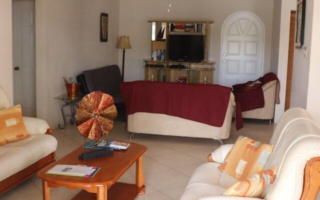 Ginger Lily 2-bed Suite at Sungold House Barbados