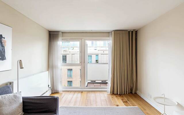 Modern Apartment With Balcony