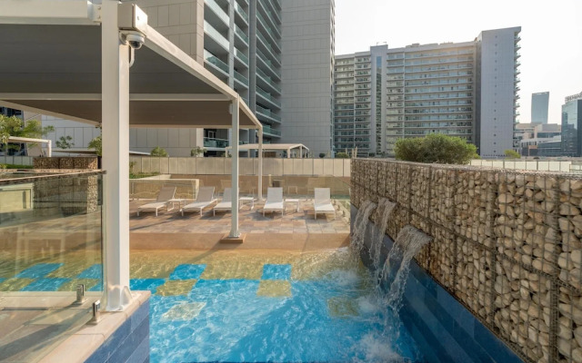 Elegant 1BR Apt Near Down Town