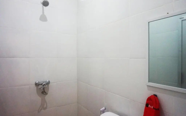 RedDoorz @ Jalan Tanjung Blitar