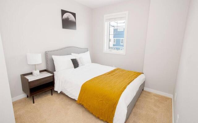 Modern and Comfortable Townhouse in South Winnipeg