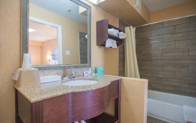 The Crossroads Hotel & Suites