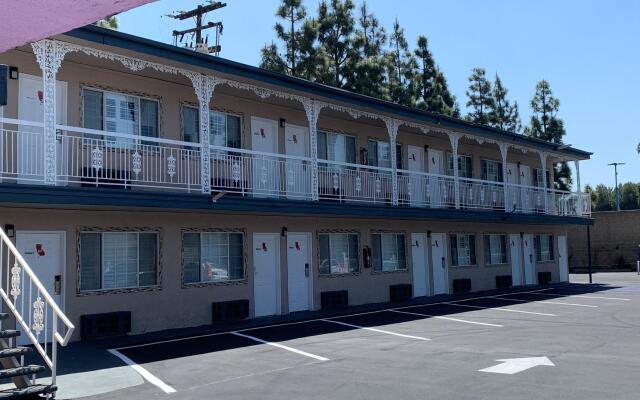 Riviera Motel