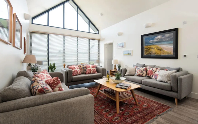 Wild Chive Lodge, Brada Quarry