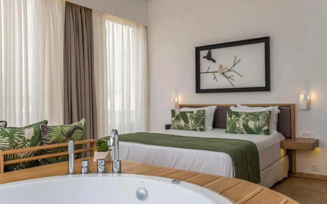 Kalamaki Luxury Suites