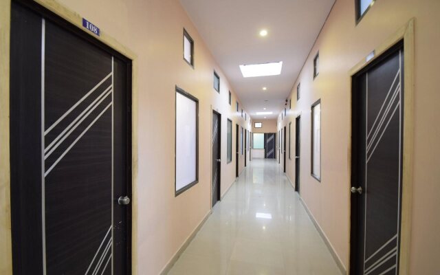 Royal Castillo By OYO Rooms