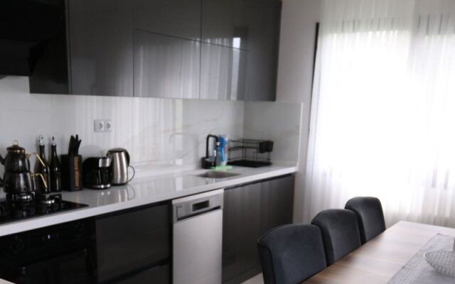 Sama House