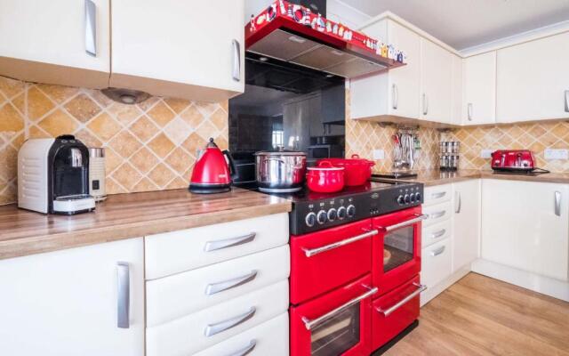 69 Saxmundham Road