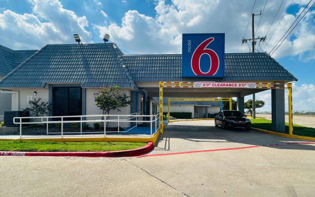 Motel 6 Duncanville, TX - Dallas