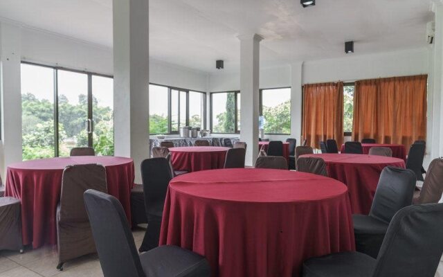RedDoorz Plus @ Megamendung Puncak Bogor 2